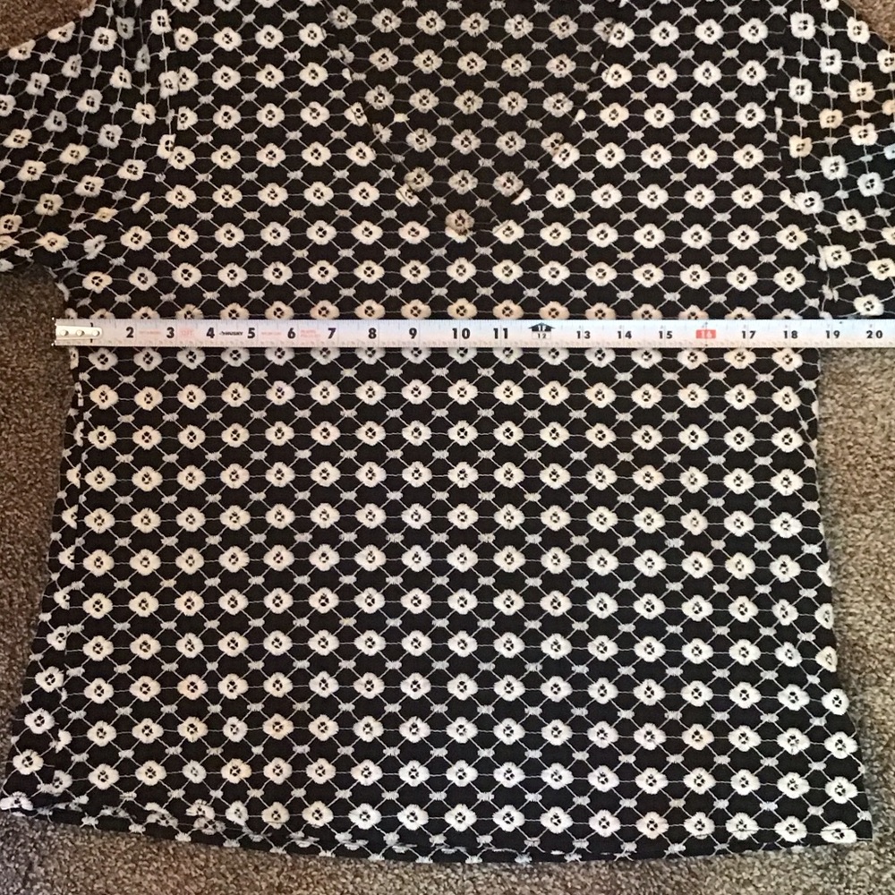 Black and White Patterned Women's Top size L
Great for Holiday’s! - Picture 4 of 5